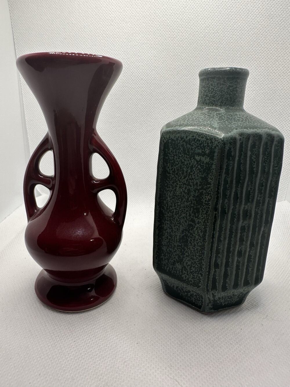 2 Small Vases Lot; 1 Maroon Amphora Style, 1 Green Japanese Sake Bottle/Bud Vase